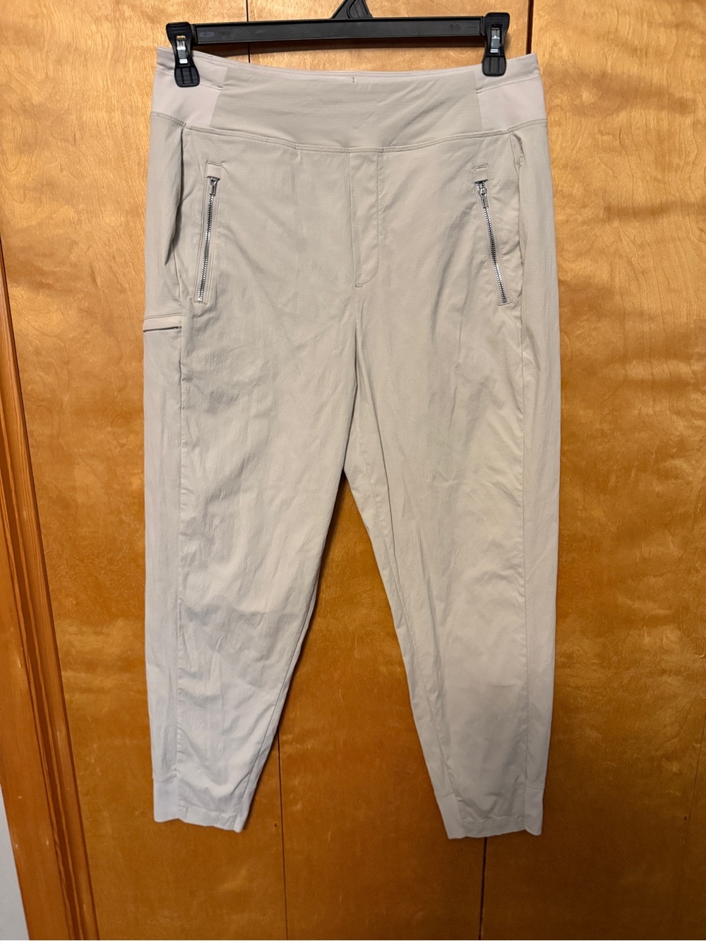 Athleta women’s Beiege Athletic Joggers size 10